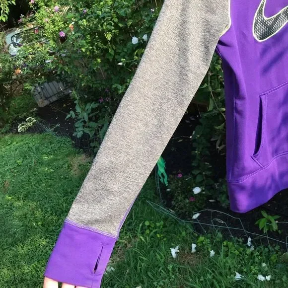 Women’s Nike Hoodie - Picture 5 of 10